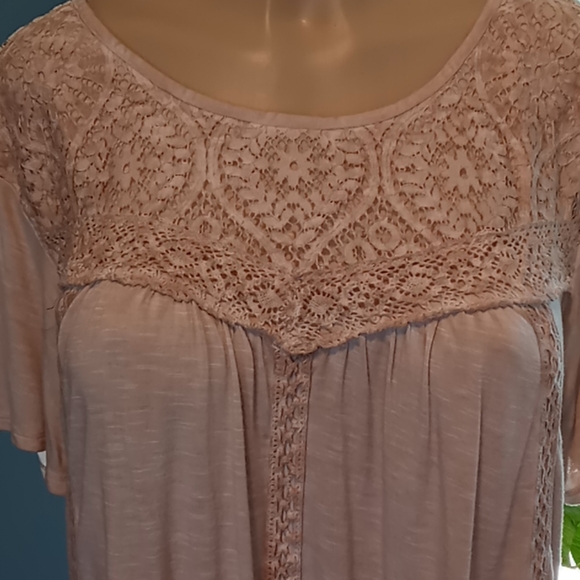 Asymmetrical Lace Top - Picture 3 of 5
